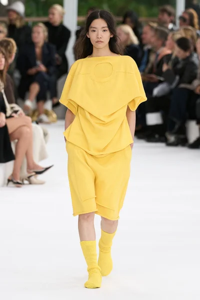 Look 30